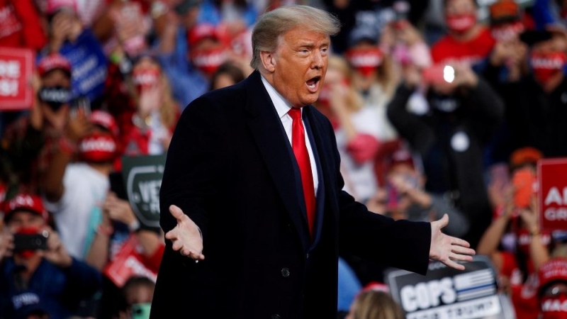 Trump durante un acto de campaña en Fayetteville. REUTERS.