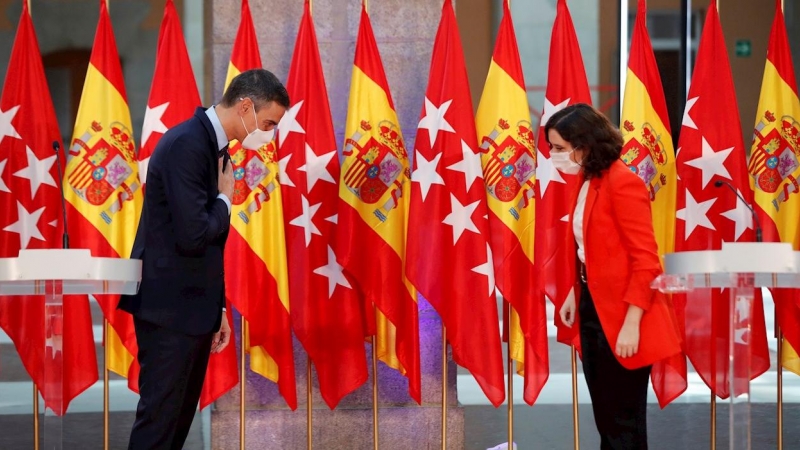 La presidenta de la Comunidad de Madrid, Isabel Díaz Ayuso, y el presidente del Gobierno, Pedro Sánchez. - EFE