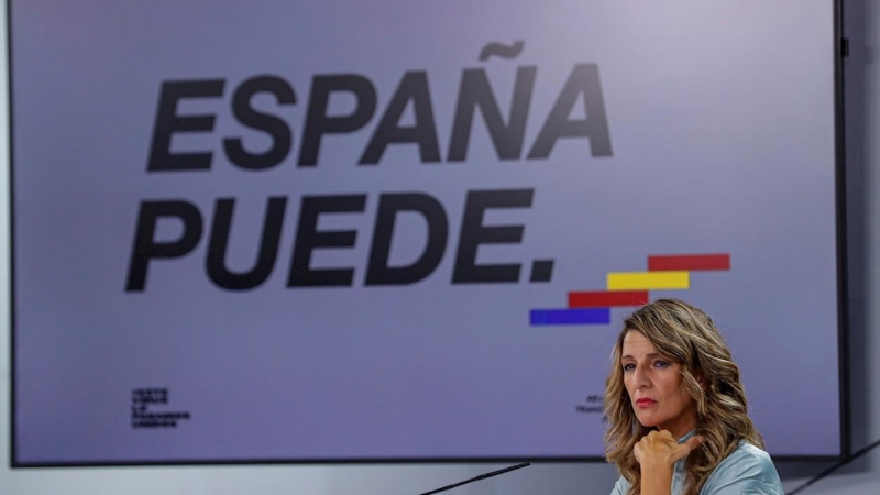 La ministra de Trabajo, Yolanda Díaz, en la rueda de prensa en el Palacio de la Moncloa posterior al Consejo de Ministros. EFE/Emilio Naranjo