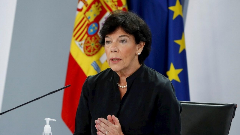 24/09/2020.- La ministra de Educación, Isabel Celaá, durante la rueda de prensa. /  EFE/J.J. Guillén