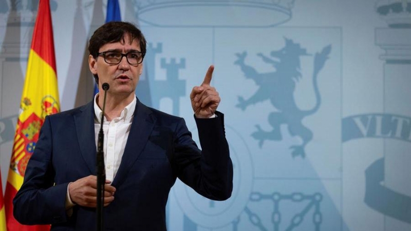 El ministro de Sanidad, Salvador Illa, durante una rueda de prensa, este sábado, en Barcelona. EFE/ Enric Fontcuberta