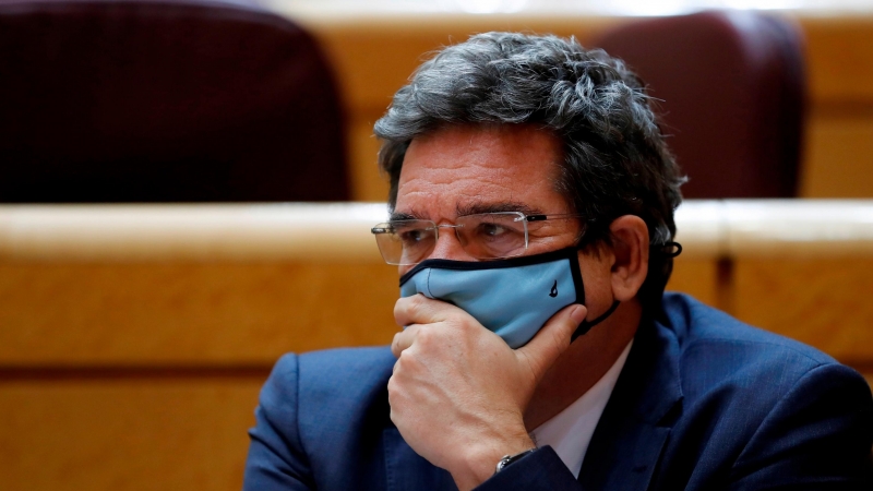 El ministro de Inclusión, Seguridad Social y Migraciones, José Luis Escrivá, durante su intervención en la sesión de control al Gobierno, esta tarde en el pleno del Senado, en Madrid. EFE/ Chema Moya