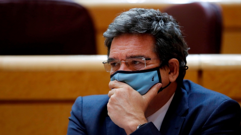 El ministro de Inclusión, Seguridad Social y Migraciones, José Luis Escrivá, durante su intervención en la sesión de control al Gobierno, esta tarde en el pleno del Senado, en Madrid. EFE/ Chema Moya