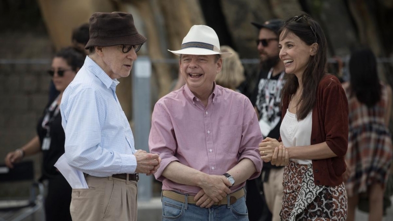 Woody Allen con los protagonistas de la película, Wallace Shawn y Elena Anaya.- MEDIAPRO