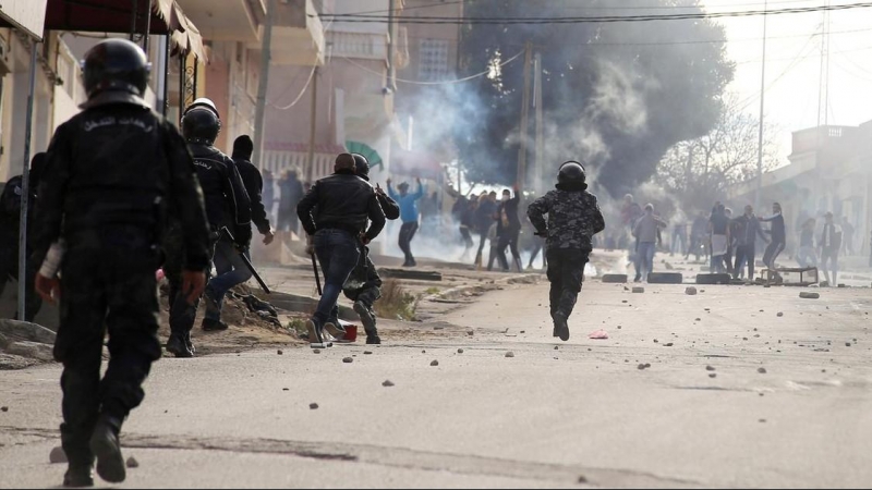 Cargas policiales en Túnez