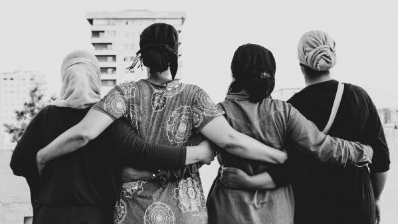 Las cuatro mujeres marroquíes que denunciaron explotación laboral y acoso sexual en Huelva, España, en el año 2018.- Laura Martínez Valero / Women's Link Worldwide