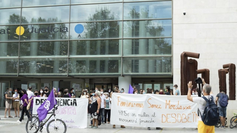 Concentración feminista contra la Ley Mordaza. / ASSEMBLEA FEMINISTA DE VALÈNCIA