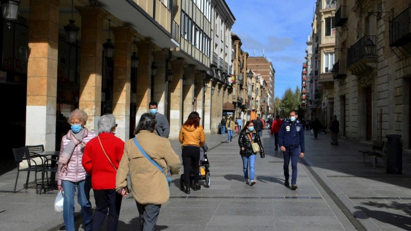 05/10/2020.- Vista de la calle Mayor de Palencia. / EFE -  Almudena Alvarez