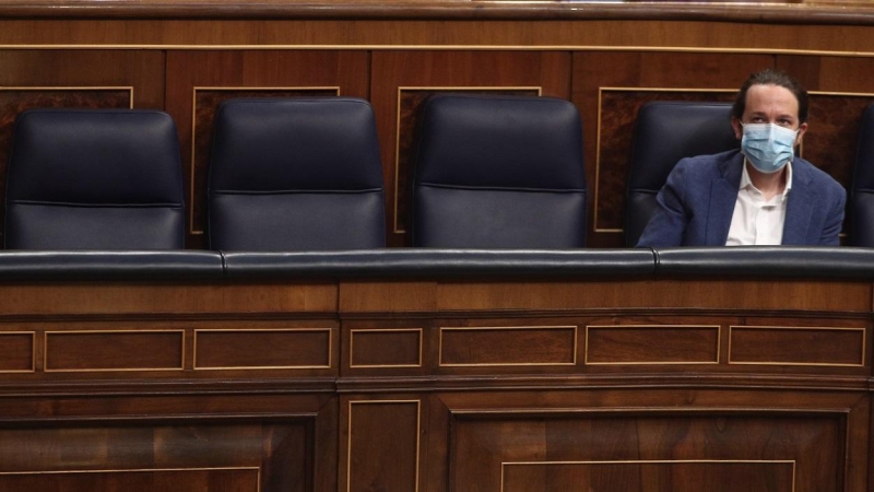 El vicepresidente segundo del Gobierno, Pablo Iglesias, en su escaño, durante una sesión de control al Gobierno en el Congreso. E.P./E. Parra/Pool