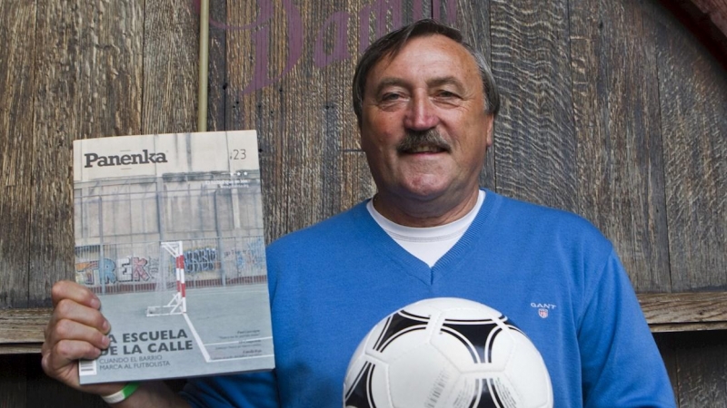 Padre del penalti más daliniano e imitado del planeta fútbol, Antonin Panenka (Praga 1948). EFE/ Toni Garriga/Archivo