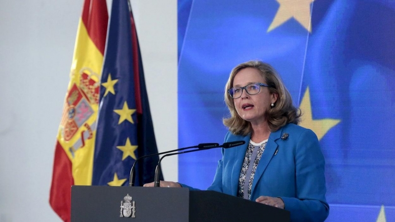 Nadia Calviño avanzando el 'Plan de Recuperación, Transformación y Resiliencia de la economía española', presentado esta mañana por el presidente del Gobierno, Pedro Sánchez. EFE/Pool Moncloa/José María Cuadrado