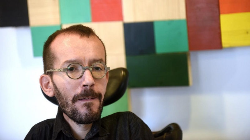 El portavoz de Unidas Podemos en el Congreso de los Diputados, Pablo Echenique, en la zona de despachos de su grupo, en la Cámara Baja. Entrevista con Público. FERNANDO SÁNCHEZ