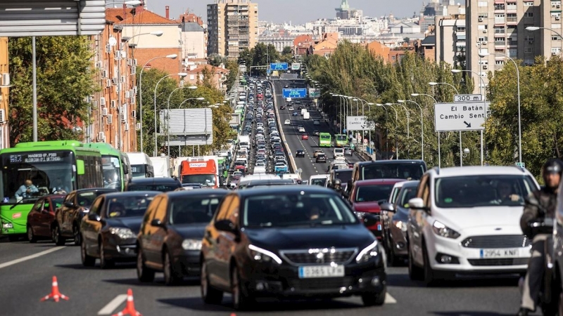 Policía Nacional y Guardia Civil despliegan controles para vigilar el cumplimiento de las restricciones a la movilidad. - EFE