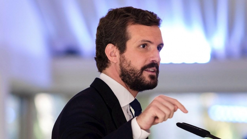 TOLEDO, 08/10/2020.- EL presidente del PP, Pablo Casado, interviene ante la Asamblea General de la Empresa Familiar de Castilla la Mancha (AEFCLM) hoy en Toledo. EFE/ Angeles Visdomine