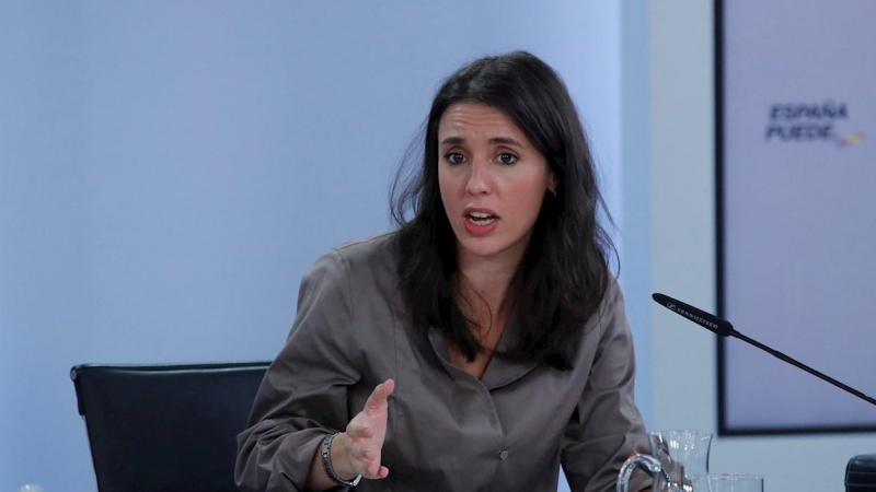 La ministra de Igualdad, Irene Montero, durante la rueda de prensa posterior al Consejo de Ministros celebrada en el palacio de La Moncloa.- EFE/JUAN CARLOS HIDALGO