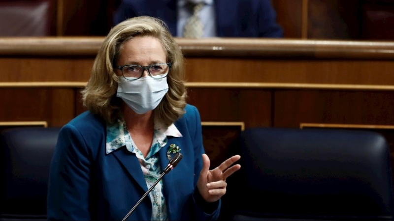 La vicepresidenta económica Nadia Calviño, durante su intervención en la sesión de control al Gobierno en el Congreso. EFE/ Mariscal