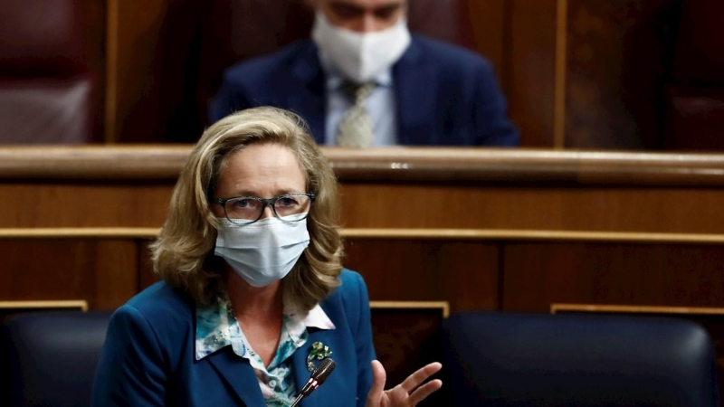 La vicepresidenta económica Nadia Calviño, durante su intervención en la sesión de control al Gobierno en el Congreso. EFE/ Mariscal