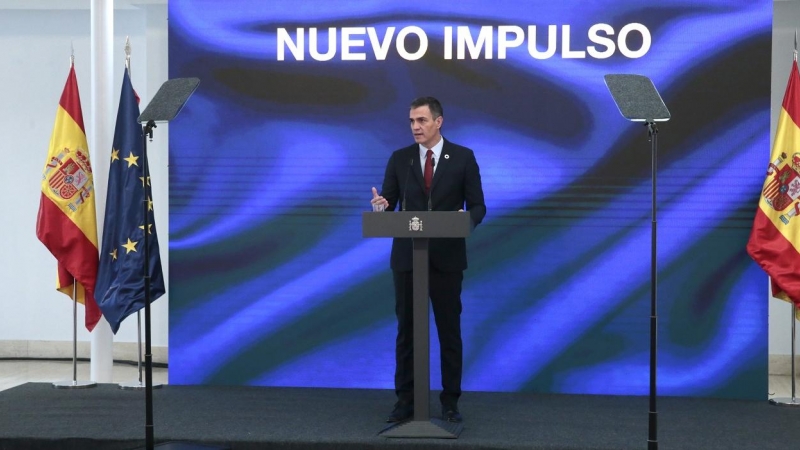 El presidente del Gobierno, Pedro Sánchez, presenta el Plan de Recuperación, Transformación y Resiliencia de la Economía Española en un acto telemático con todo el Ejecutivo, patronal y sindicatos, así como los embajadores de los 27 países miembros de la