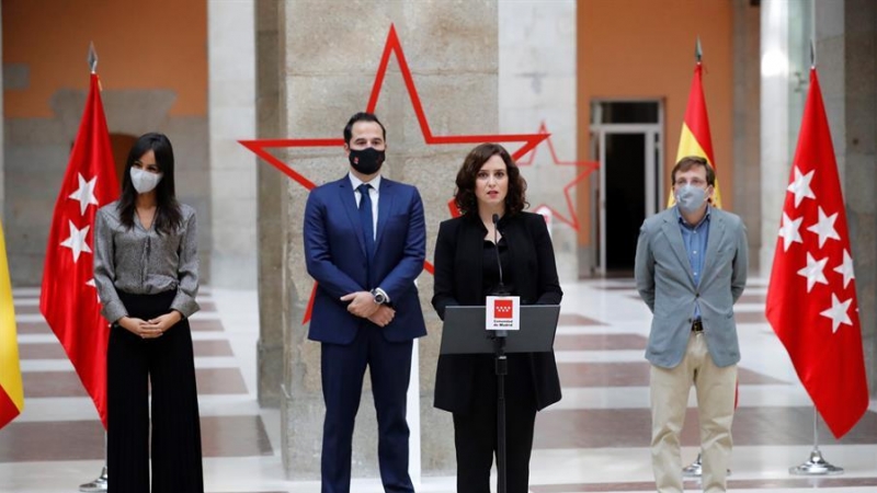 La presidenta regional Isabel Díaz Ayuso , durante su intervención en el homenaje que la Comunidad de Madrid rinde este domingo / EFE