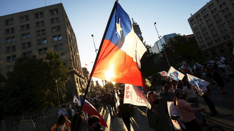 Manifestación de personas adherentes a la opción 'Apruebo' en Chile. / EFE