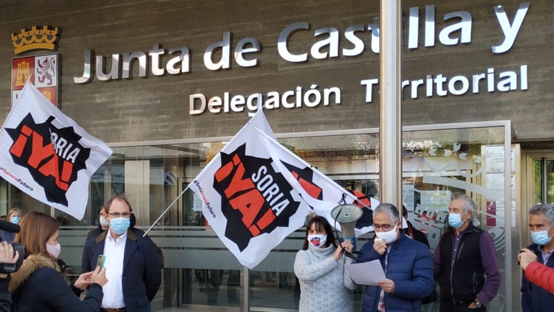 Concentración de la plataforma Soria ¡YA! para eviTar la marcha de los médicos, 17 de octubre de 2020.