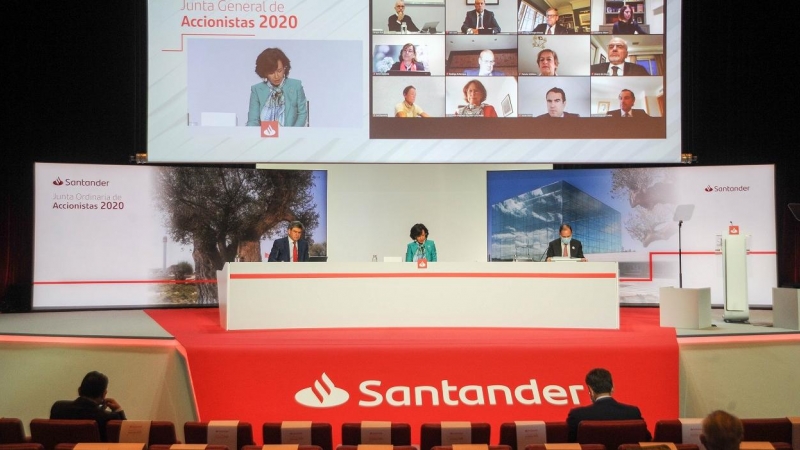 La presidenta del Banco Santander, Ana Botín,  durante la junta de accionistas de la entidad.