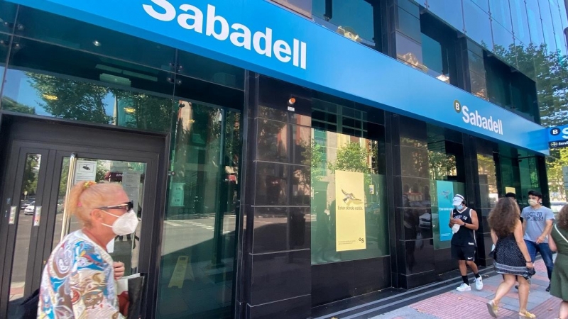 Una oficina del Banco Sabadell en Madrid. E.P./Eduardo Parra