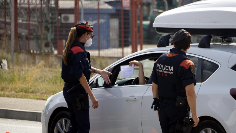 Control policial dels Mossos durant el confinament perimetral del Segrià de l'estiu.