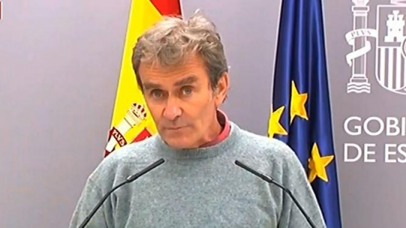 El director del Centro de Coordinación de Alertas y Emergencias Sanitarias (CCAES), Fernando Simón, en una rueda de prensa.