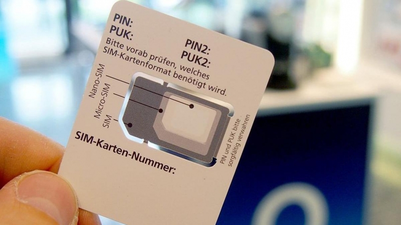 La Half SIM Card está fabricada con la mitad de plástico.