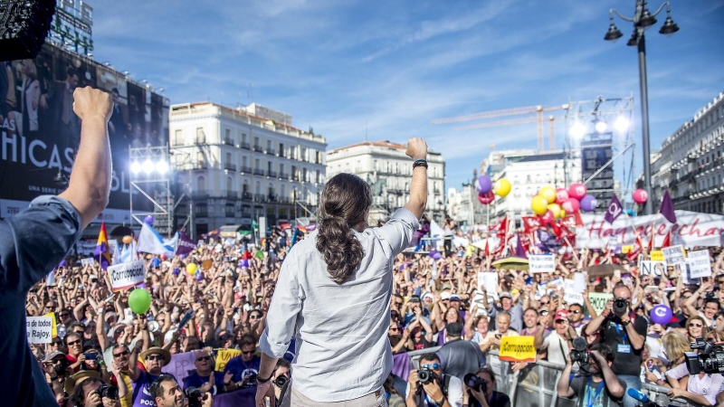 Concentración en la Puerta del Sol de Madrid de mayo de 2017 a favor de la moción de censura contra Mariano Rajoy.