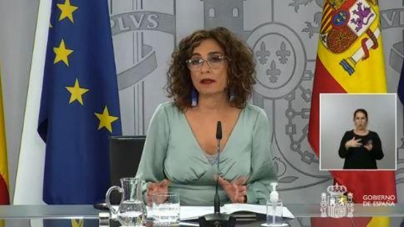 La ministra de Hacienda y portavoz del Gobierno, María Jesús Montero, en una rueda de prensa.