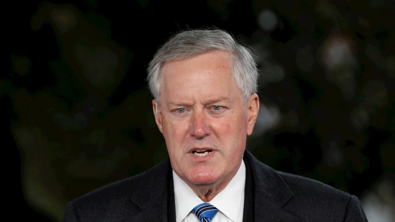 Fotografía tomada el pasado 25 de octubre en la que se registró al jefe de gabinete de la Casa Blanca, Mark Meadows, en Washington DC (EE.UU.)