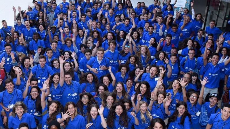 Más de 5.000 estudiantes e investigadores han recibido una beca de la Fundación La Caixa para ampliar su formación de excelencia