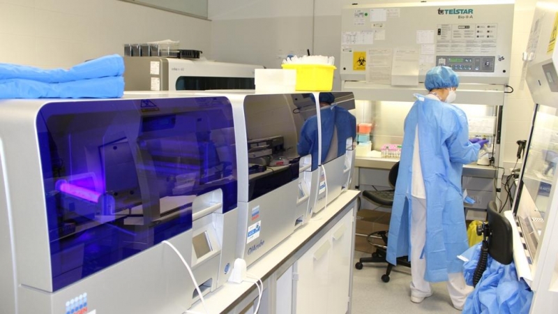 Laboratori de l'hospital Joan XXIII on s'analitzen proves PCR.