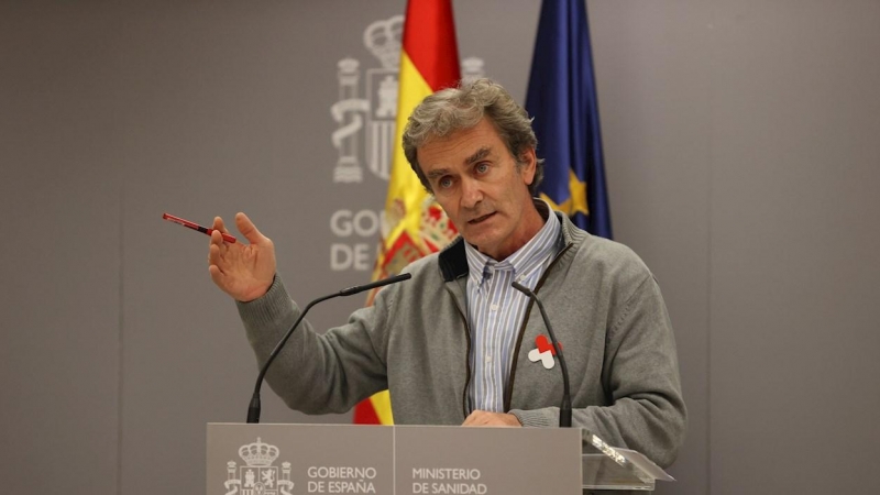 El director del Centro de Coordinación de Alertas y Emergencias Sanitarias, Fernando Simón, ofrece una rueda de prensa este lunes en Madrid para actualizar la situación de la pandemia.