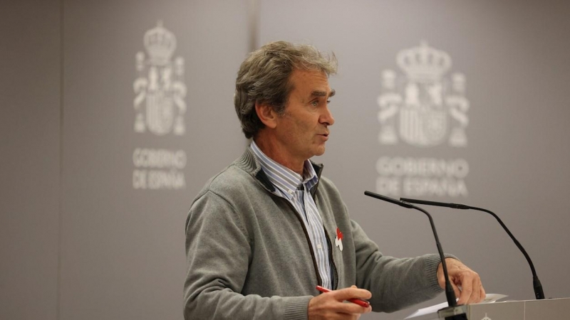 El director del Centro de Coordinación de Alertas y Emergencias Sanitarias, Fernando Simón, ofrece una rueda de prensa este lunes en Madrid para actualizar la situación de la pandemia.