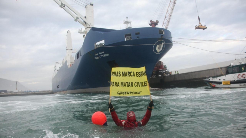 Greenpeace en el puerto de Bilbao