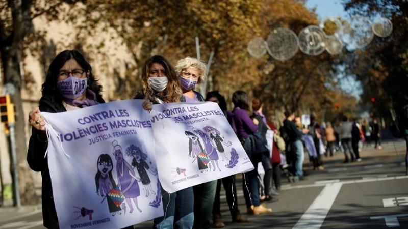 Manifestació feminista als carrers de Barcelona contra la violència masclista