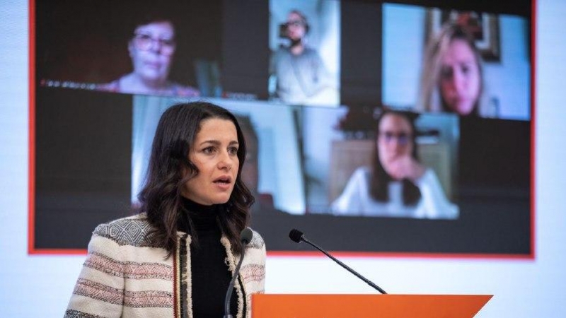 La presidenta de Ciudadanos, Inés Arrimadas,, en una rueda de prensa en la sede de la formación en Madrid.