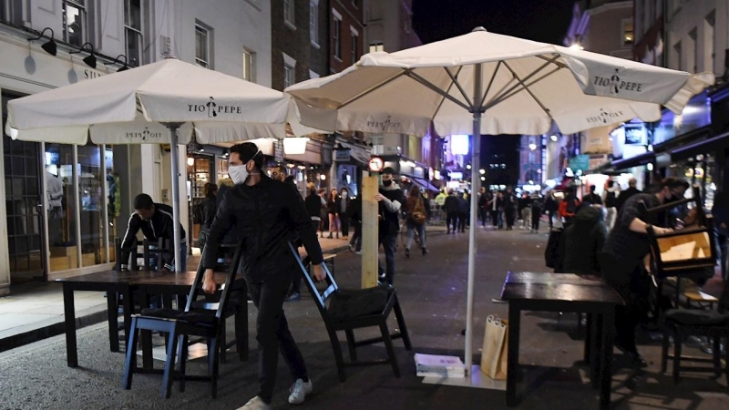 Una terraza en una calle de Londres.