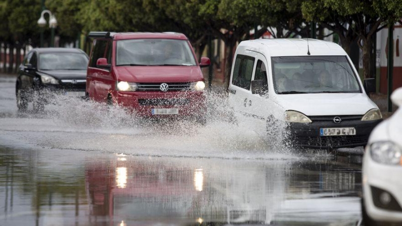 La previsión meteorológica para hoy martes anuncia nubes y precipitaciones en distintos puntos del sur peninsular y también en el archipiélago canario, donde las lluvias serán localmente fuertes y persistentes.