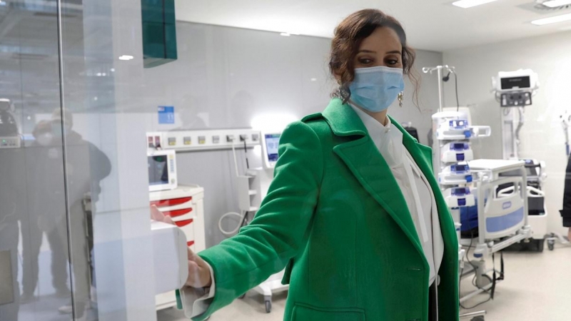 La presidenta de la Comunidad de Madrid, Isabel Díaz Ayuso, en la inauguración del hospital de Emergencias Isabel Zendal.