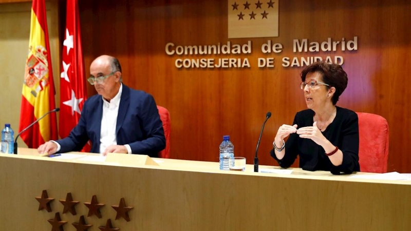 La directora general de Salud Pública, Elena Andradas, y el viceconsejero madrileño de Salud Pública y Plan covid-19, Antonio Zapatero.
