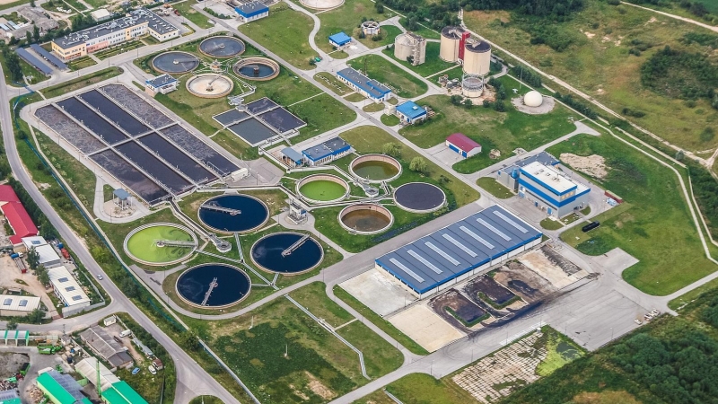 El análisis del agua fecal que llega a las estaciones de depuración de aguas residuales permite calibrar la incidencia de la covid-19 en las áreas urbanas.