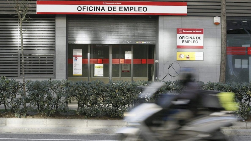 06/12/2020. En la imagen, oficina de empleo del Paseo de las Acacias de Madrid. - EFE