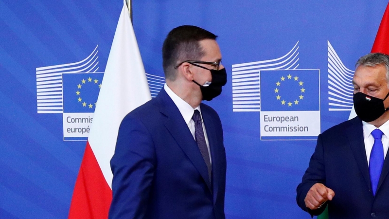 El primer ministro polaco, Mateusz Morawiecki (a la izquierda), y su homólogo húngaro, Viktor Orbán.