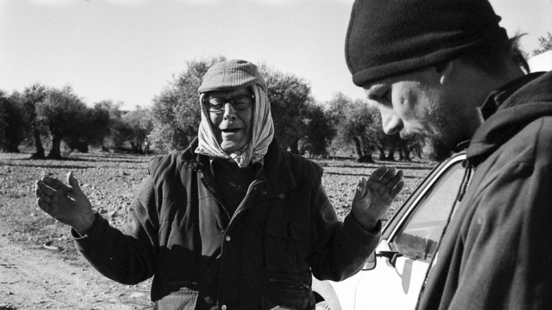 10/12/2020. Aunque estaba para vigilar nuestro trabajo, Deogracias “Trabuco”, nos cuidaba y nos hacía más entretenida la faena con sus anécdotas. - Eduardo C. Cañas