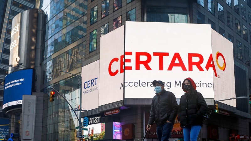 Transeúntes en Times Square, Nueva York (EEUU)