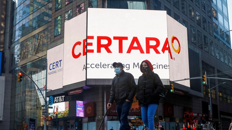 Transeúntes en Times Square, Nueva York (EEUU)